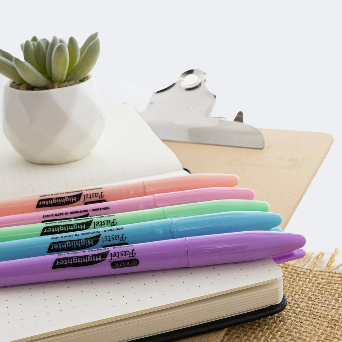 BAZIC PRODUCTS Pen Style Pastel Highlighters, Chisel Tip, Clip, 24-Box